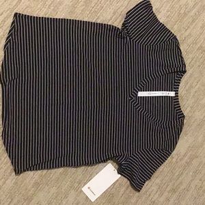 Lululemon Love V-Neck Size 8 black striped new